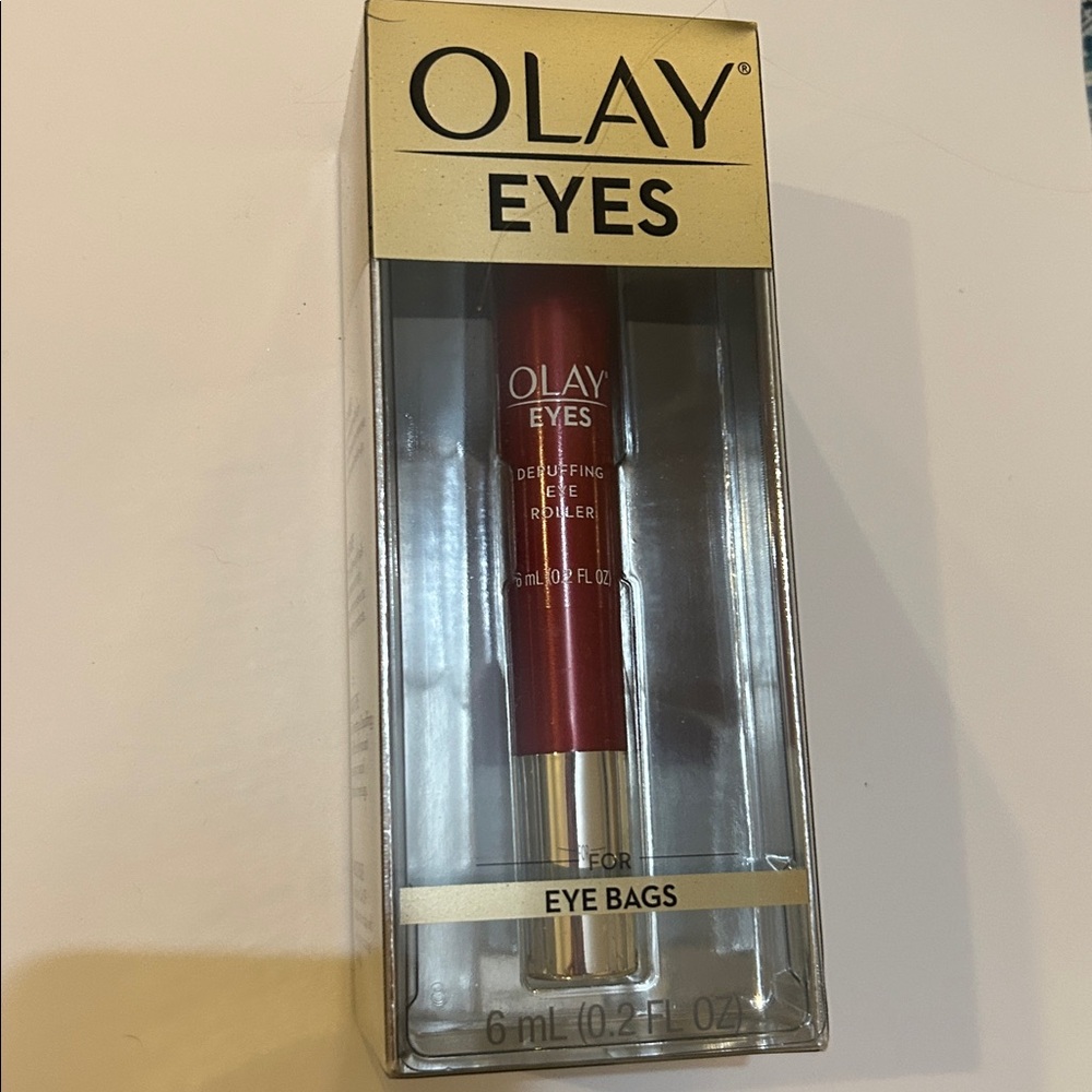 OLAY Eyes Red Depuffing Eye Roller